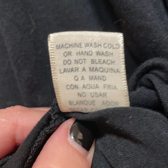 Size M Flutter sleeves Black Top - Picture 3 of 6